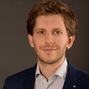 Dr. Julian Lategahn