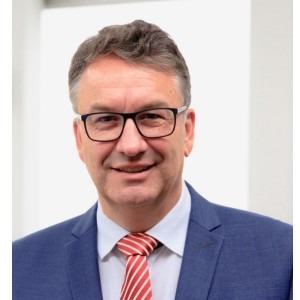 Prof. Dr. Uwe Clausen